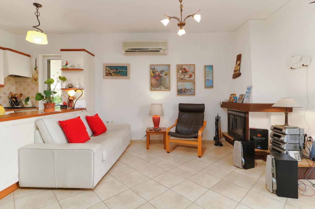 Apartamento Zoumperi Cute And Cozy Close To Airport And Rafina Néa Mákri Exterior foto